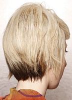  dla kobiet  fryzura z grzywką uczesanie z włosów krótkich, zdjęcia fryzur  numer fotografii to  45